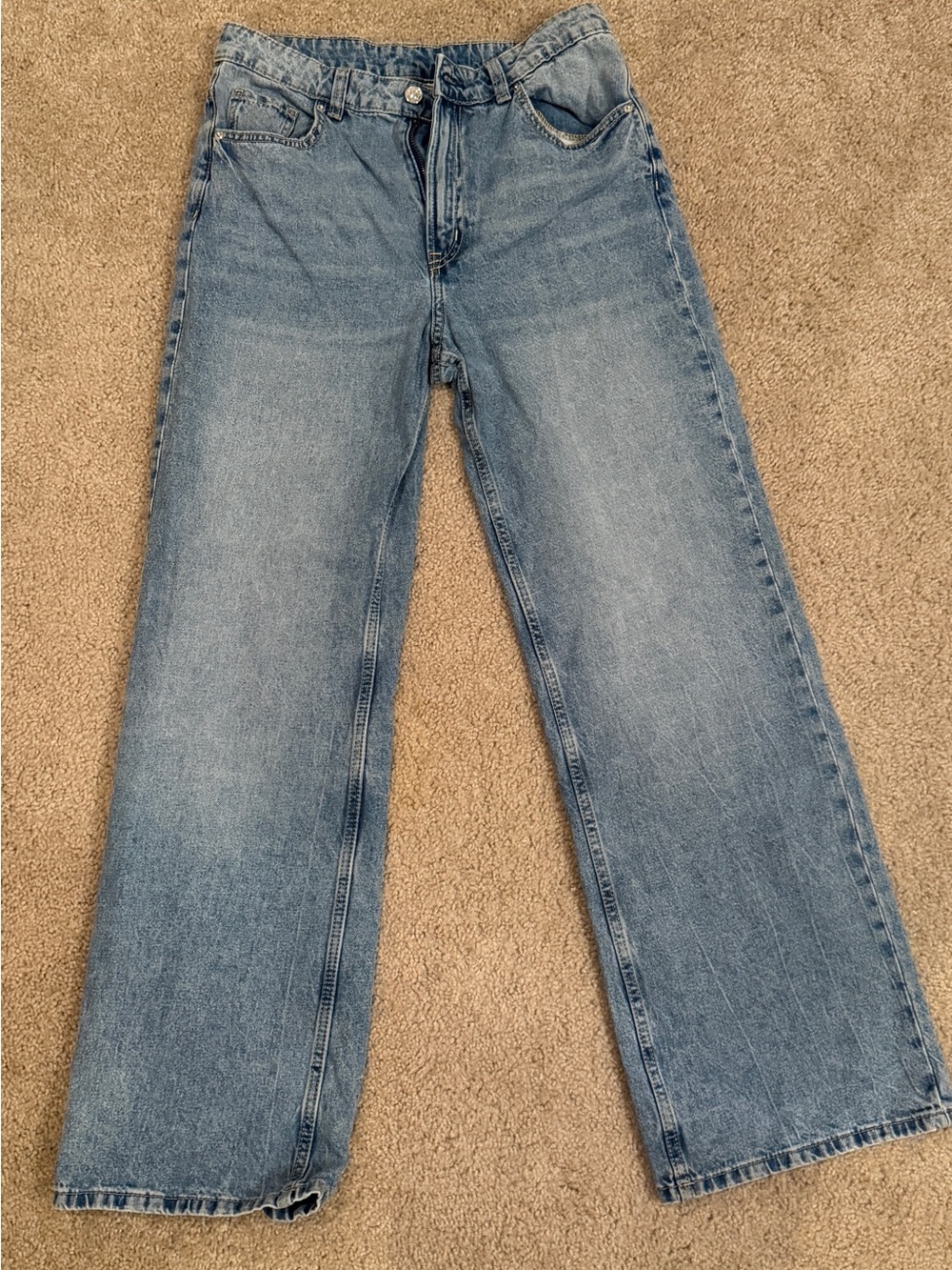 H&M Women’s Classic Light Wash Straight Leg Jeans